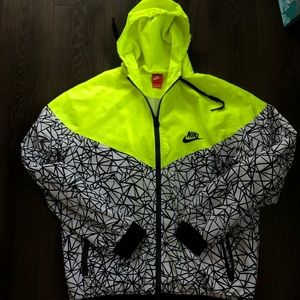 Nike wind breaker 7 out of 10 def cool piece sz L